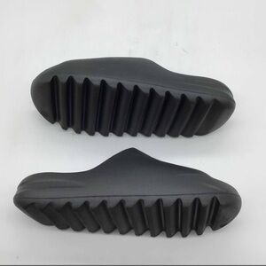 Yeezy Slide Onyx